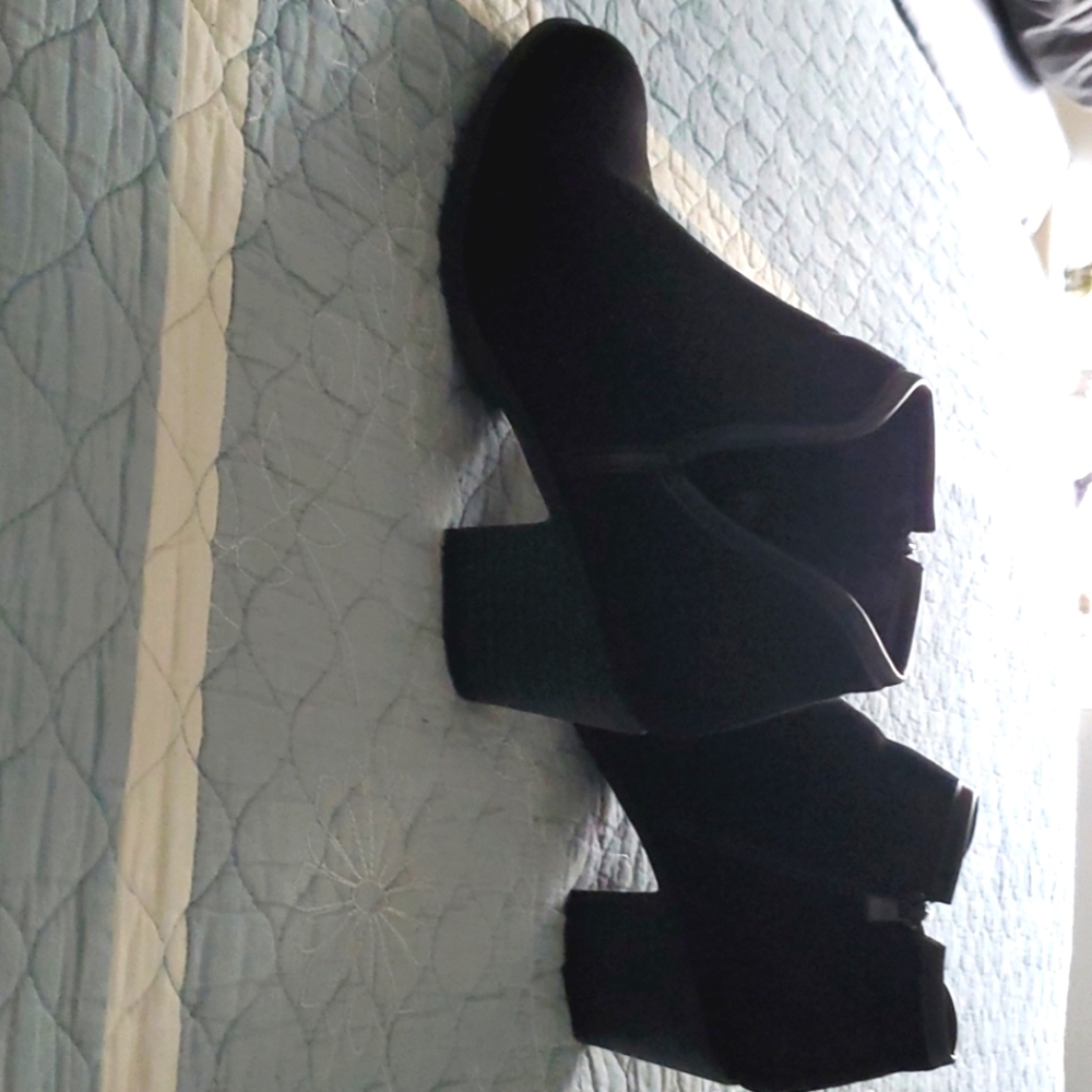 Size 9 black ankle booties